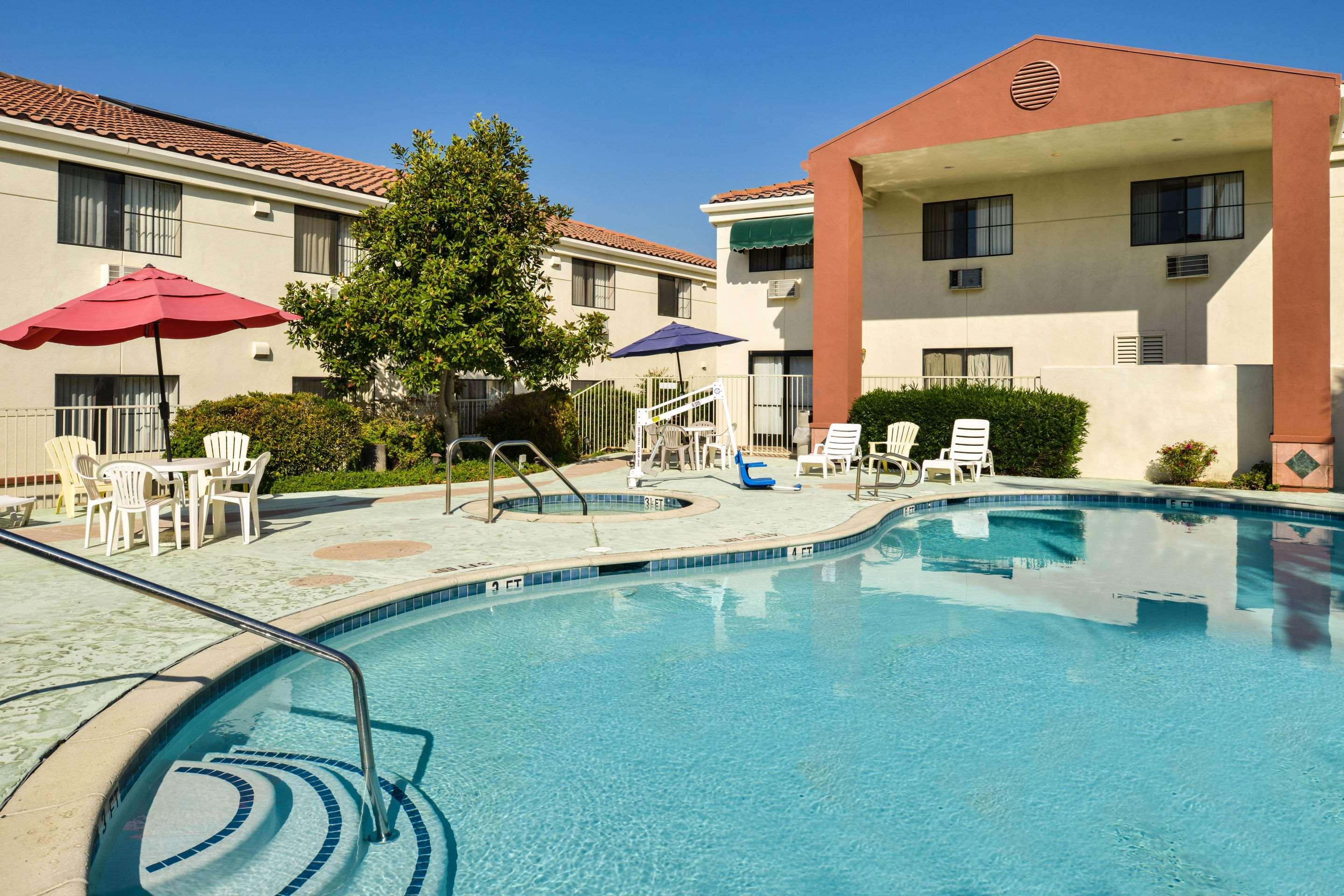 Quality Inn & Suites Walnut - City Of Industry Exterior foto