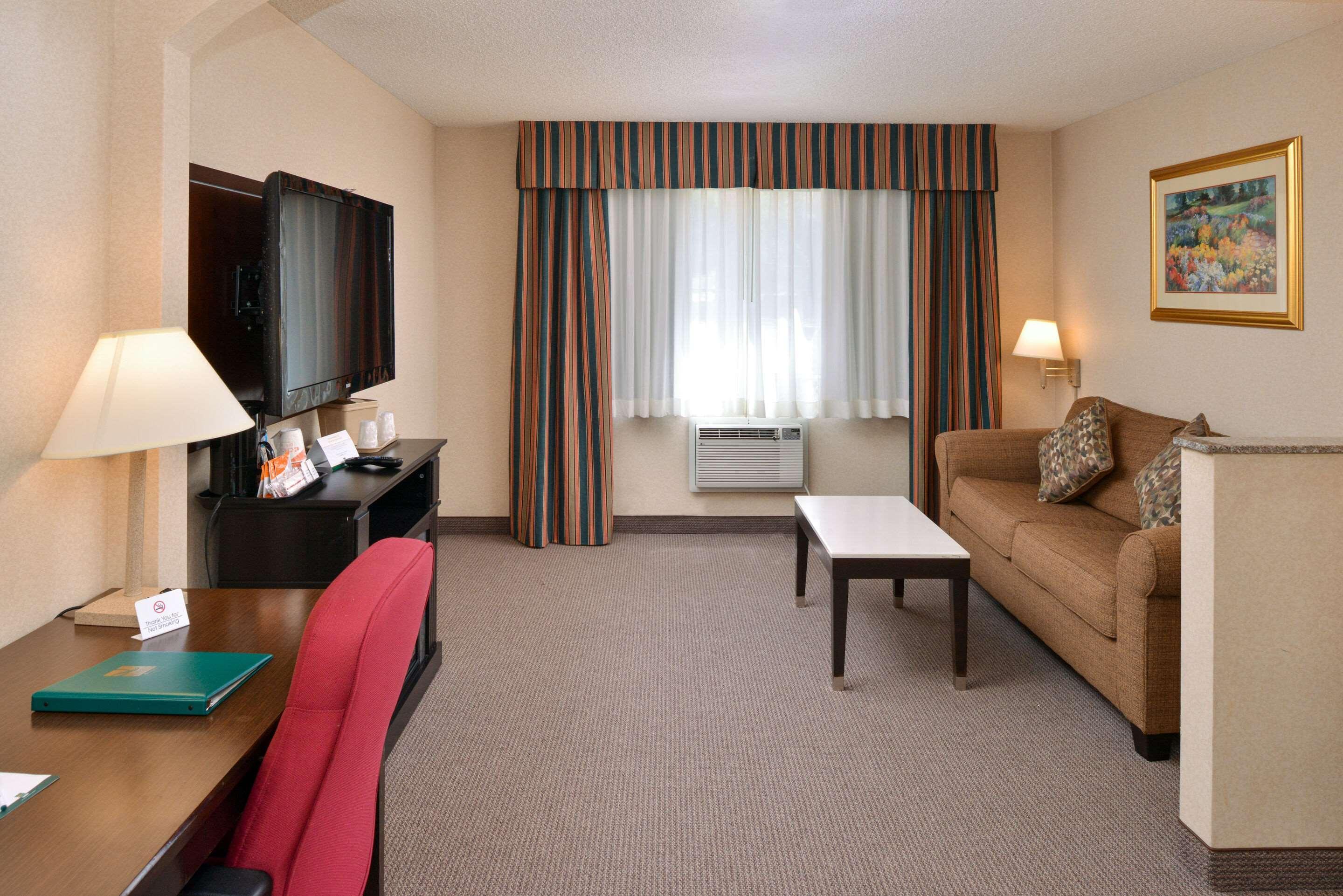 Quality Inn & Suites Walnut - City Of Industry Exterior foto