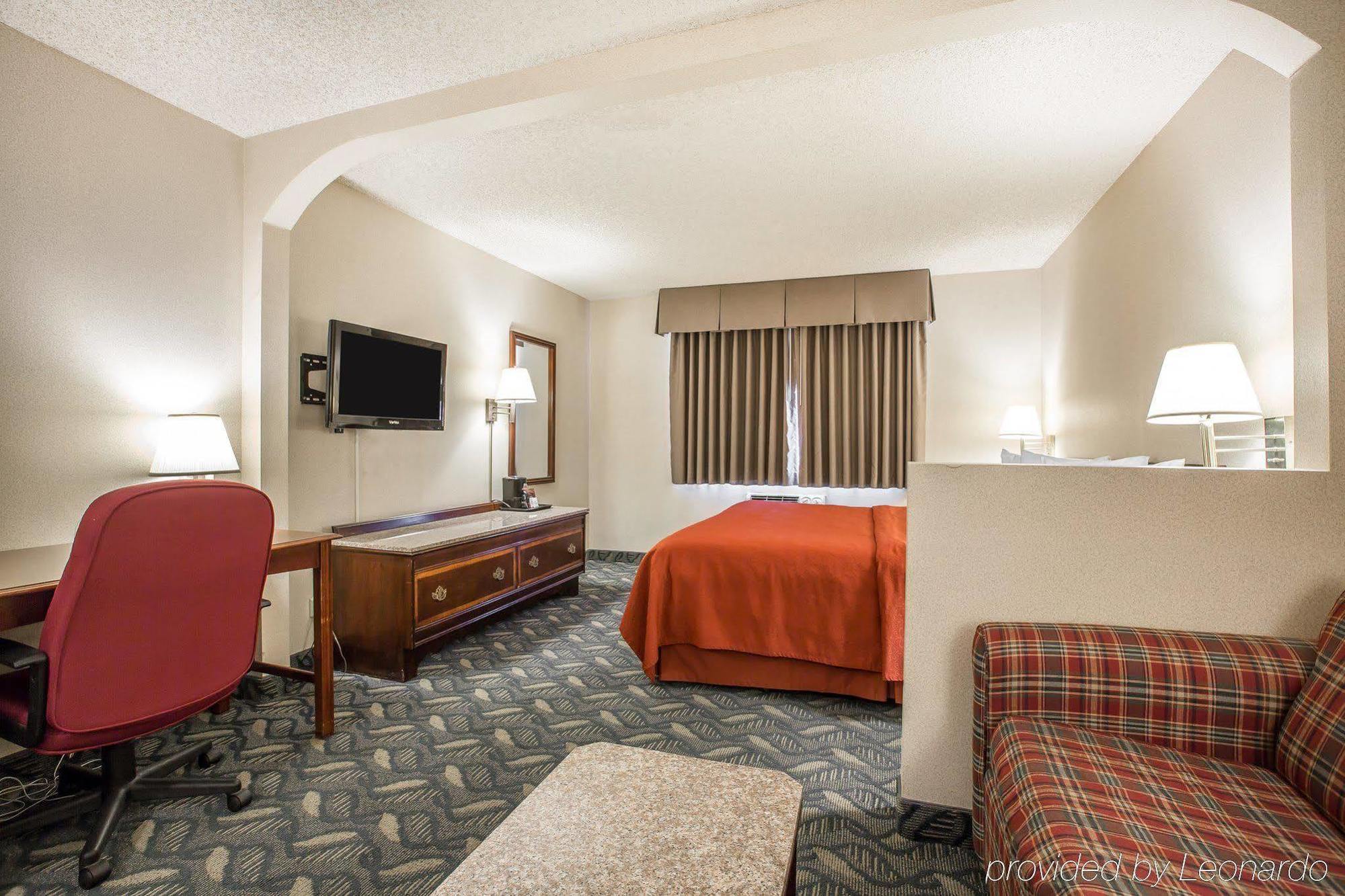 Quality Inn & Suites Walnut - City Of Industry Exterior foto
