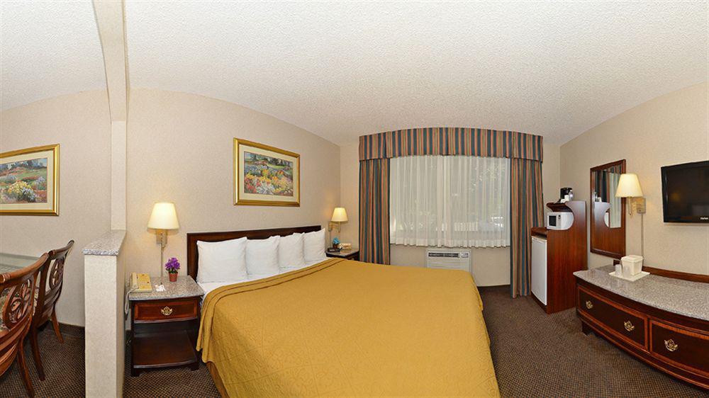 Quality Inn & Suites Walnut - City Of Industry Exterior foto